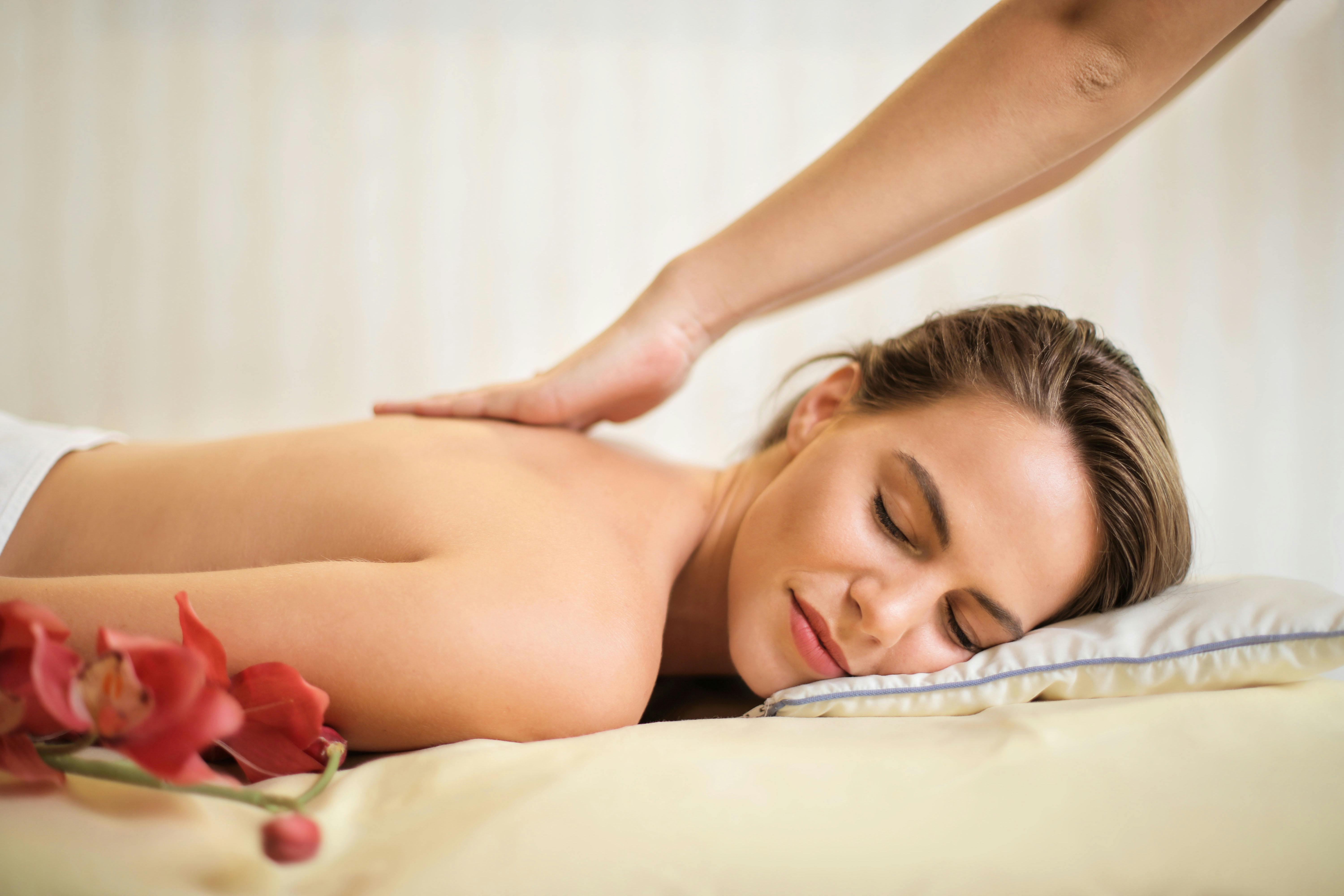 Should You Try Lymphatic Drainage Before Your Wedding Day?