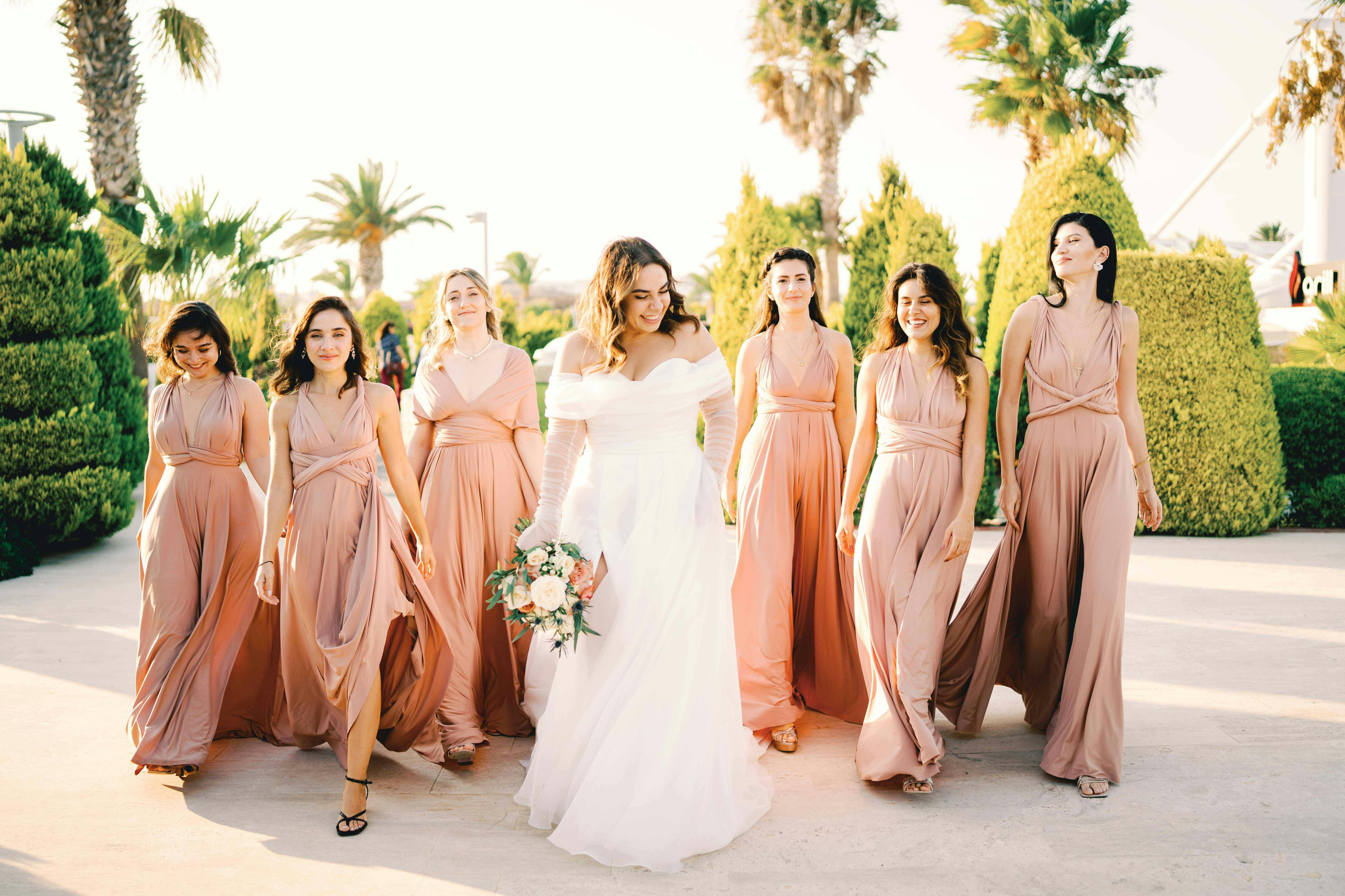 10 Wedding Habits That Secretly Annoy Your Bridesmaids