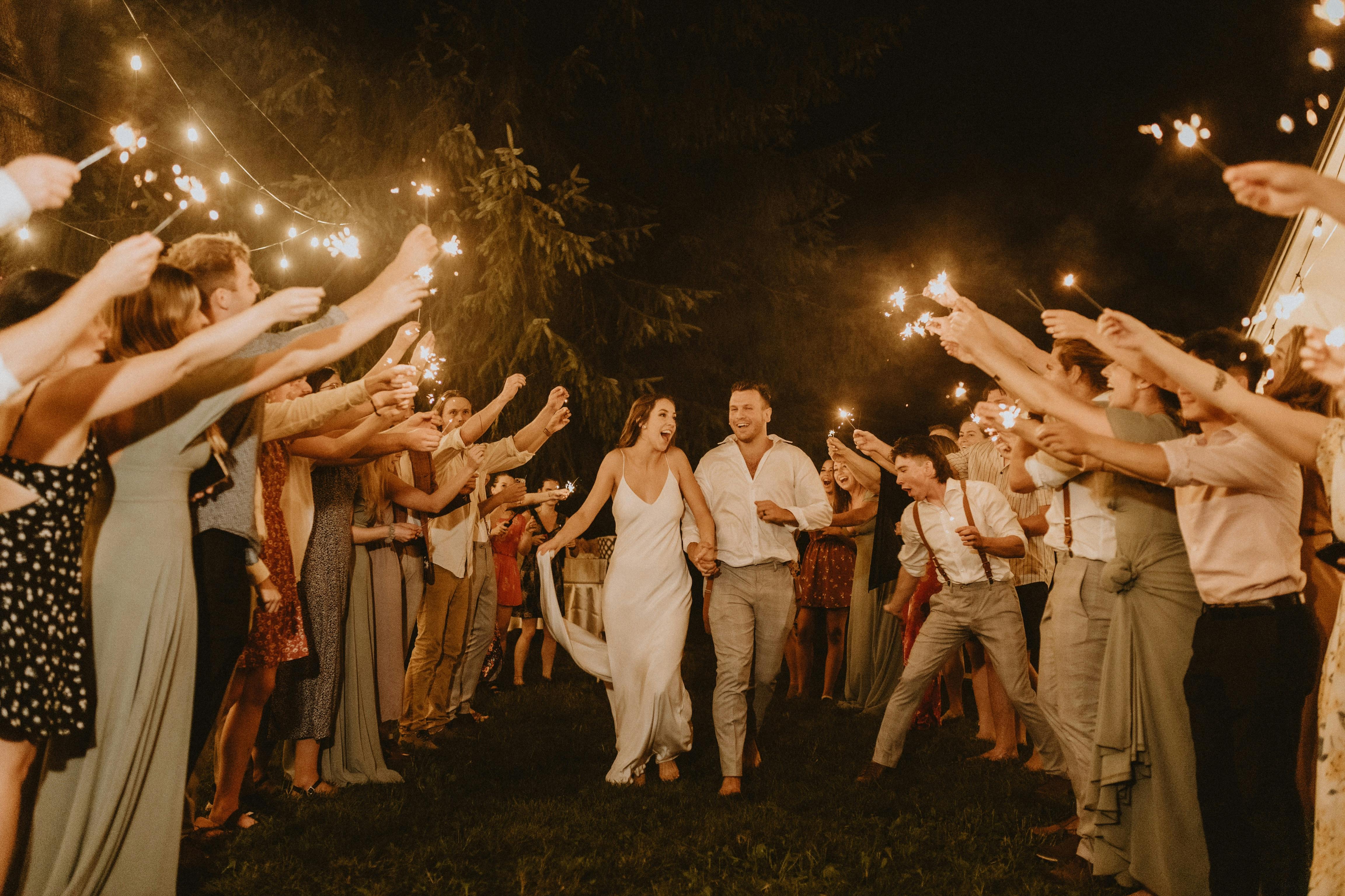Top 10 Things Guests Should Never Do at a Wedding